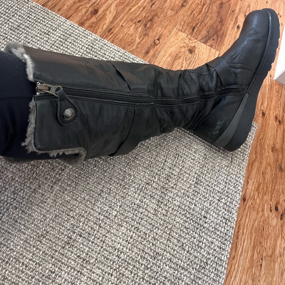 Pajar Black Winter Boots with Fur Trim